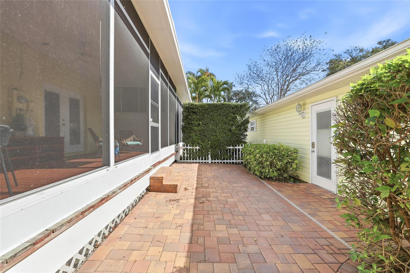 Image 51 of 63 For 427-429 Grant Street