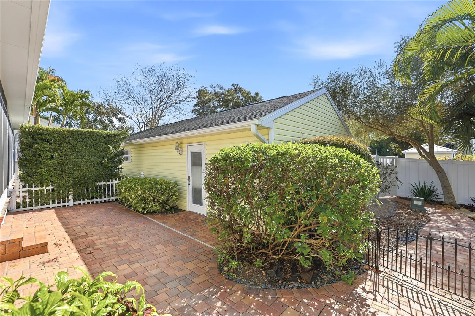 Image 53 of 63 For 427-429 Grant Street