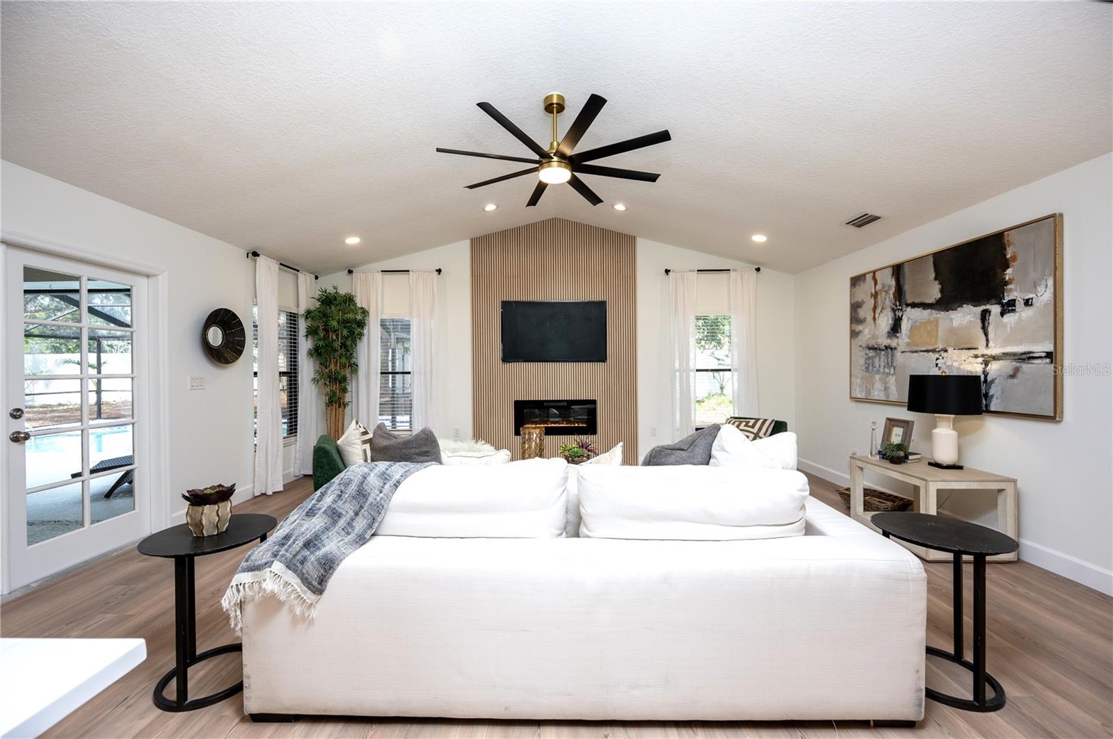 Image 6 of 26 For 14817 Farnham Way