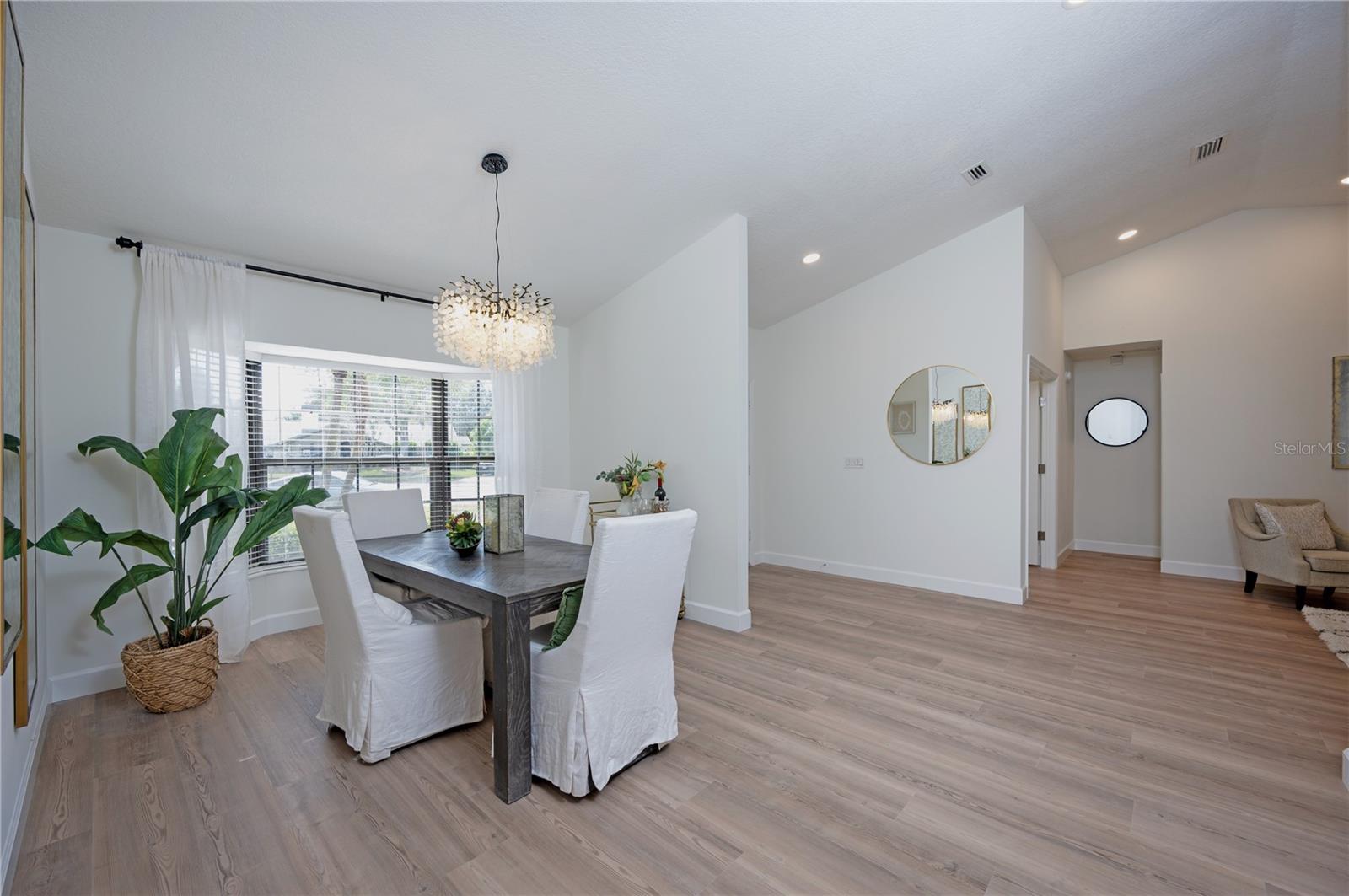 Image 9 of 26 For 14817 Farnham Way