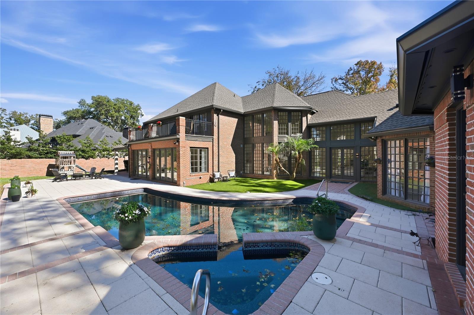 Listing photo id 24 for 16502 Millan De Avila