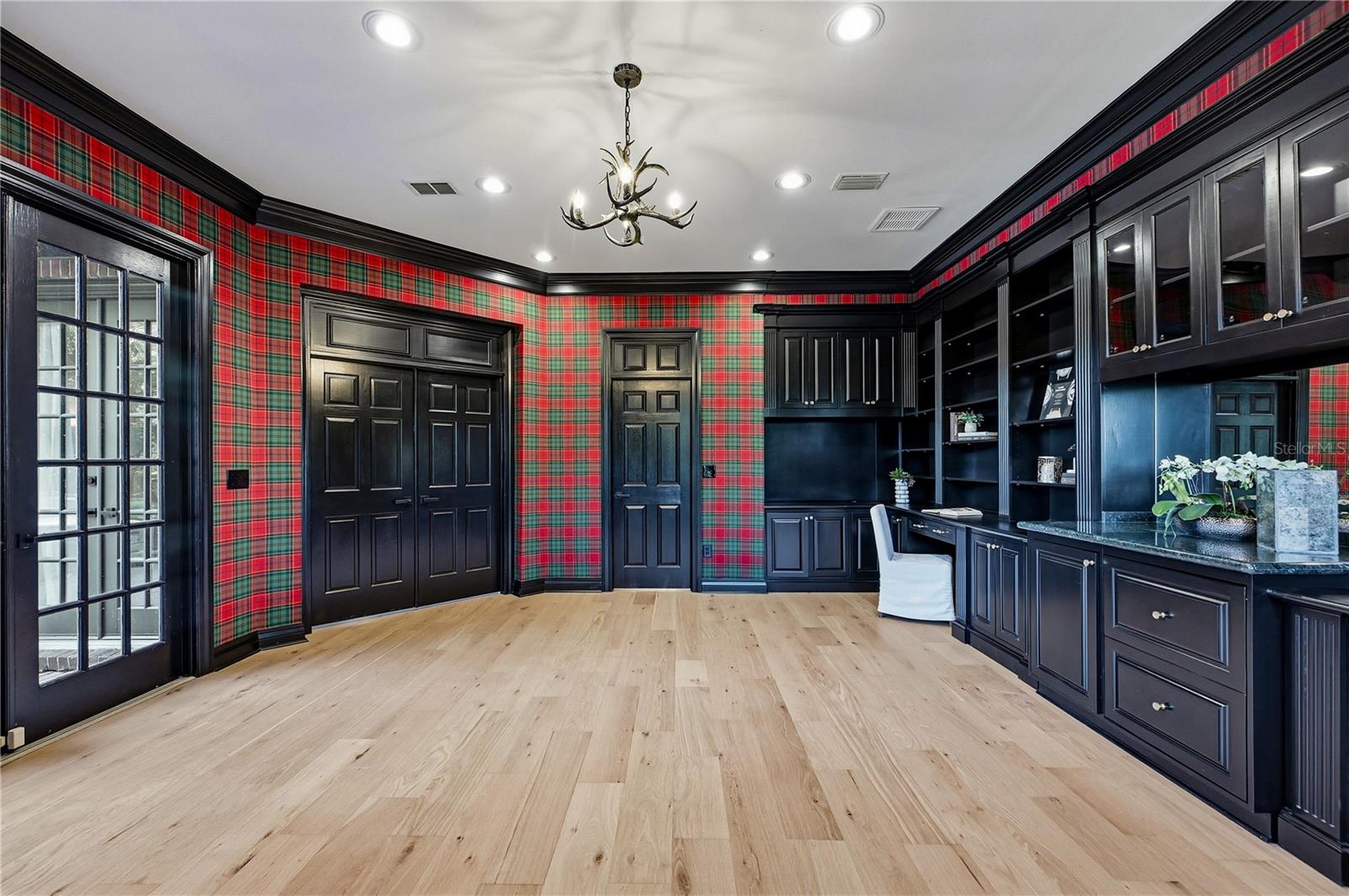 Listing photo id 33 for 16502 Millan De Avila