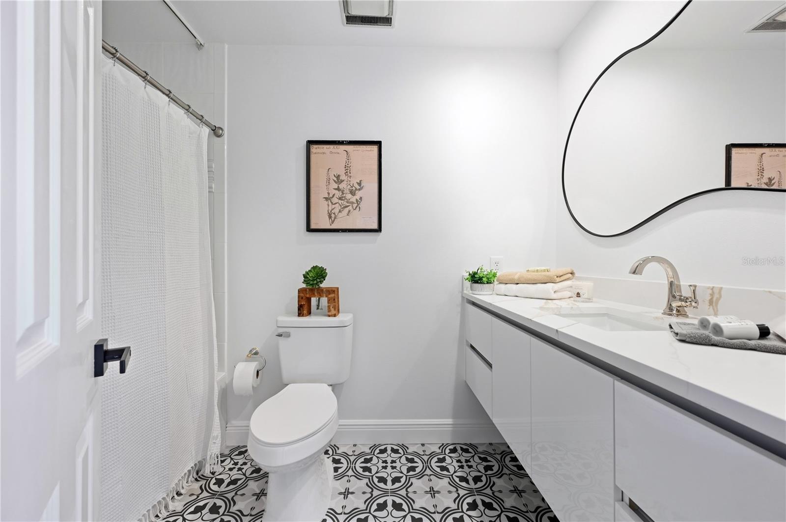 Listing photo id 36 for 16502 Millan De Avila