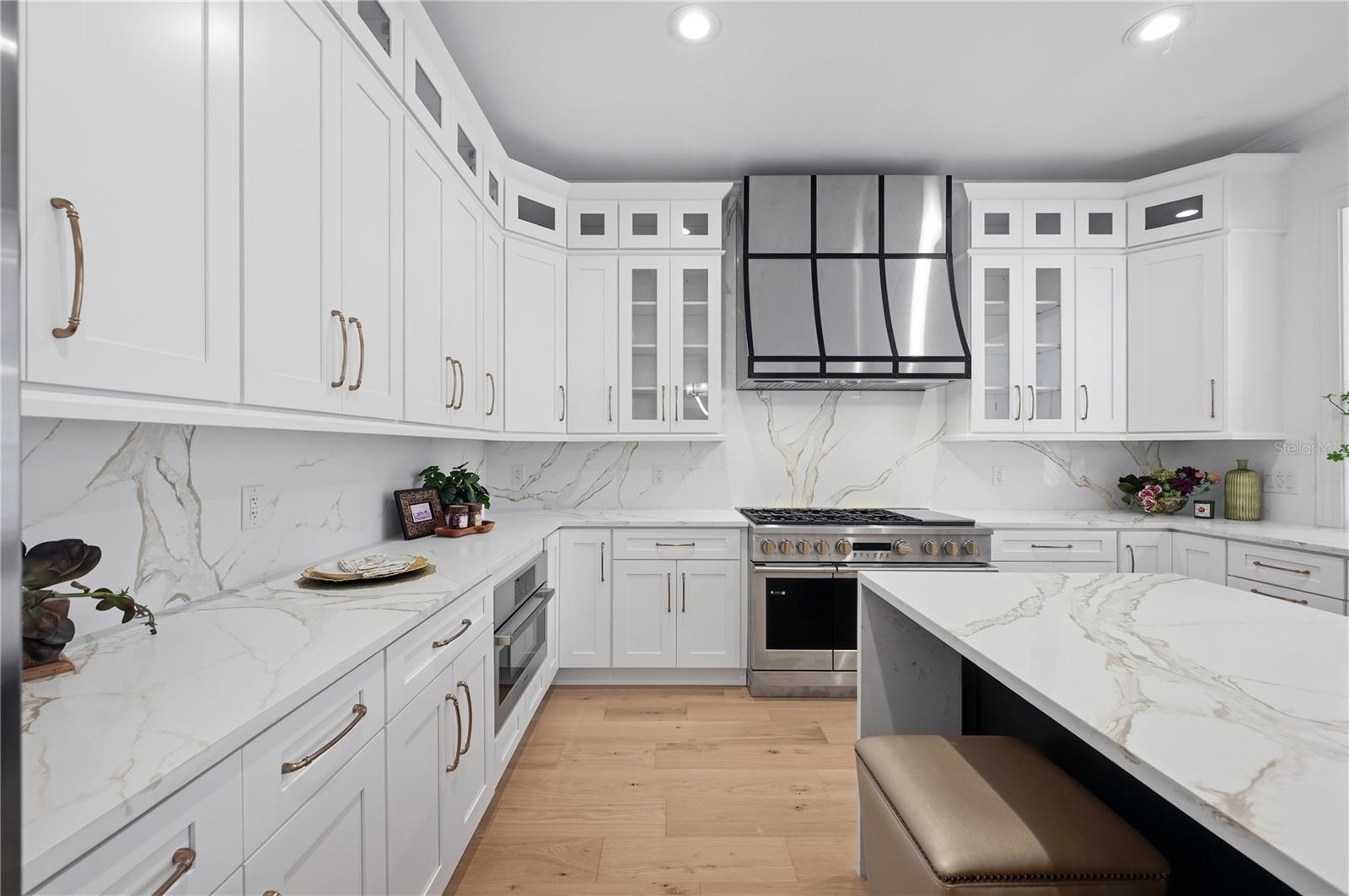 Listing photo id 2 for 16502 Millan De Avila