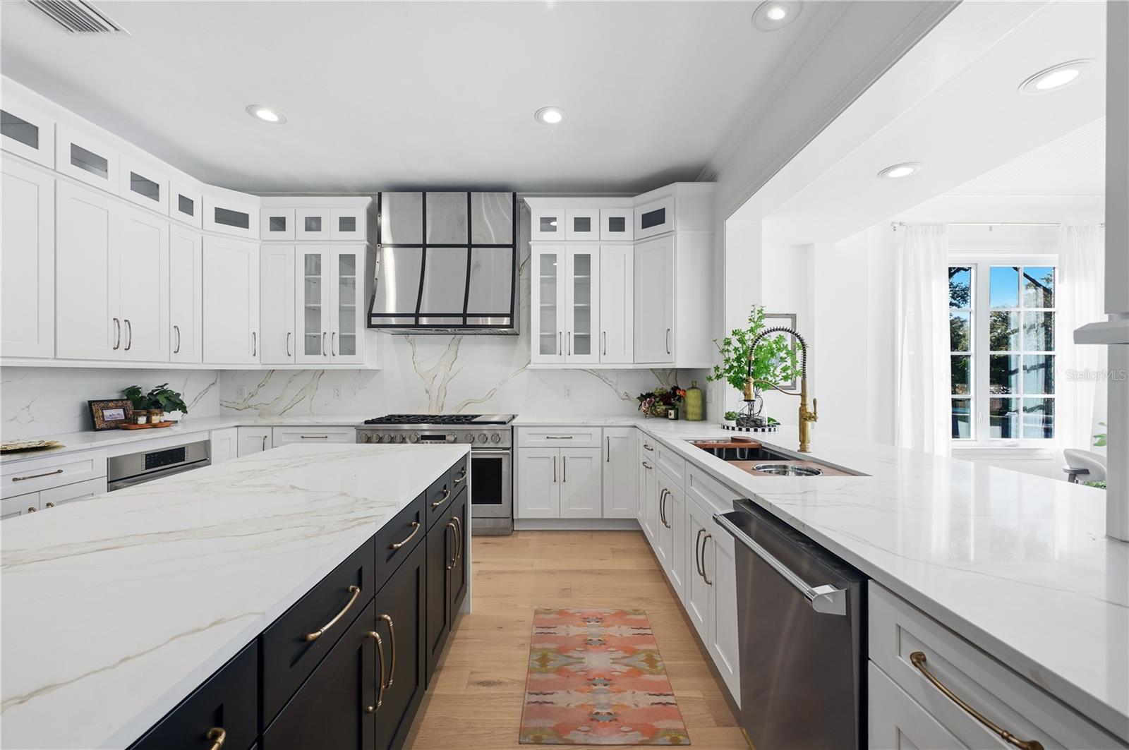 Listing photo id 43 for 16502 Millan De Avila