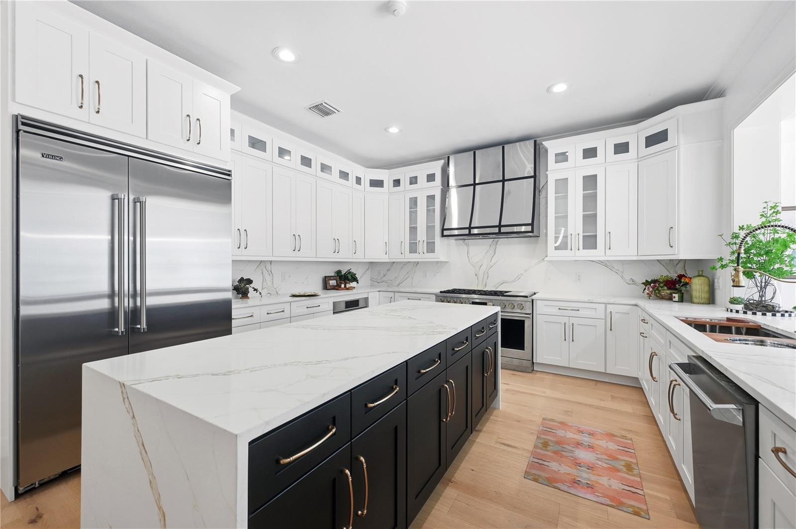 Listing photo id 3 for 16502 Millan De Avila