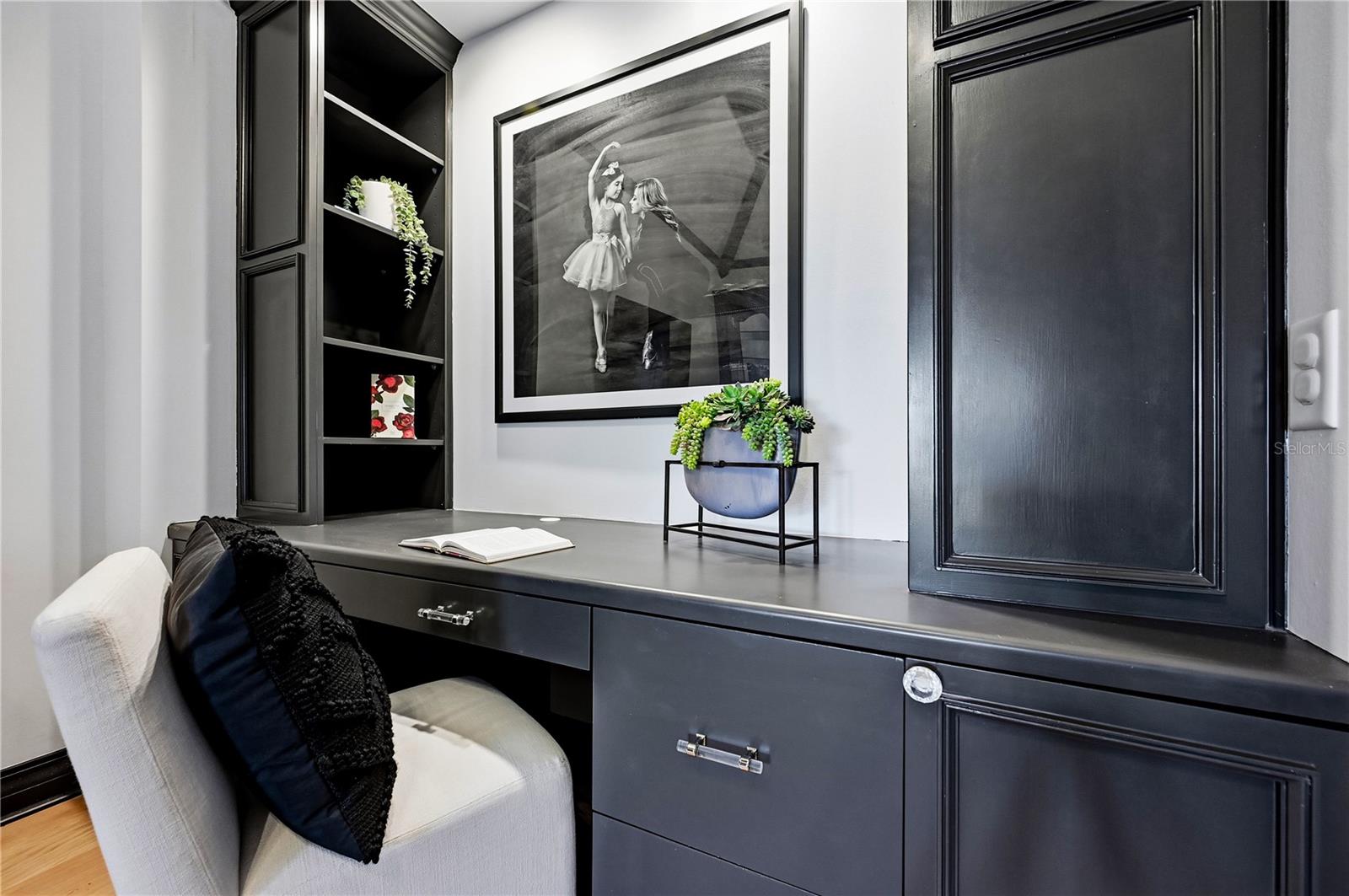 Listing photo id 51 for 16502 Millan De Avila