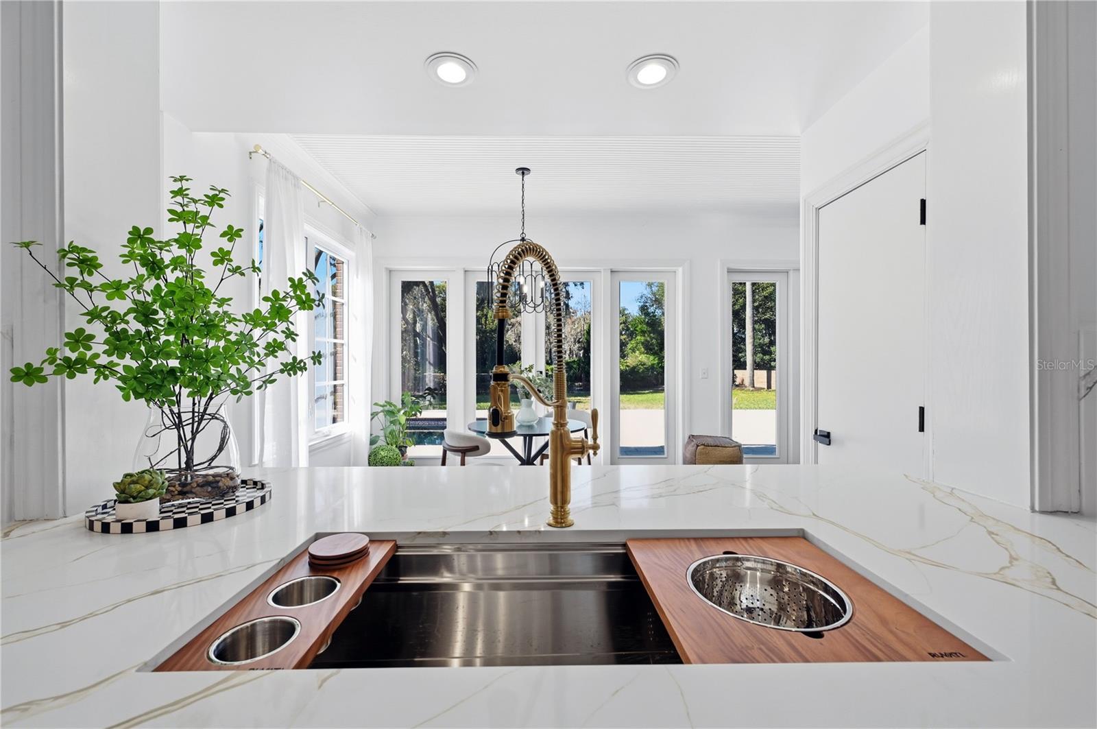 Listing photo id 5 for 16502 Millan De Avila