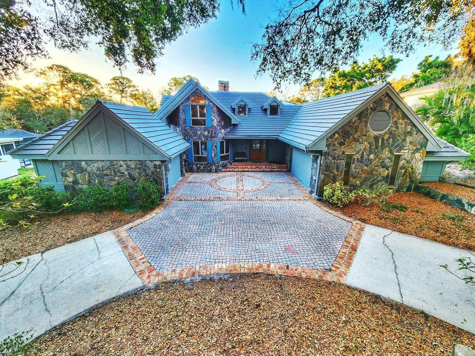 Details for 3522 Shoreline Circle, PALM HARBOR, FL 34684