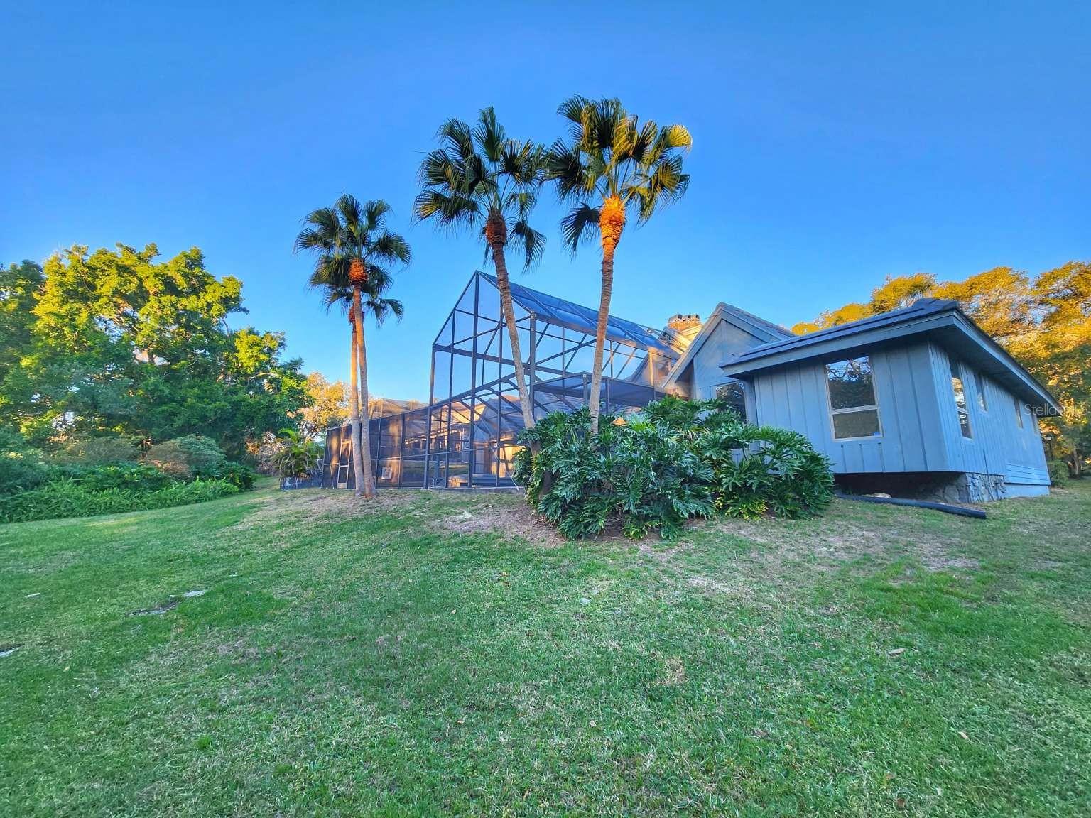 Listing photo id 8 for 3522 Shoreline Circle