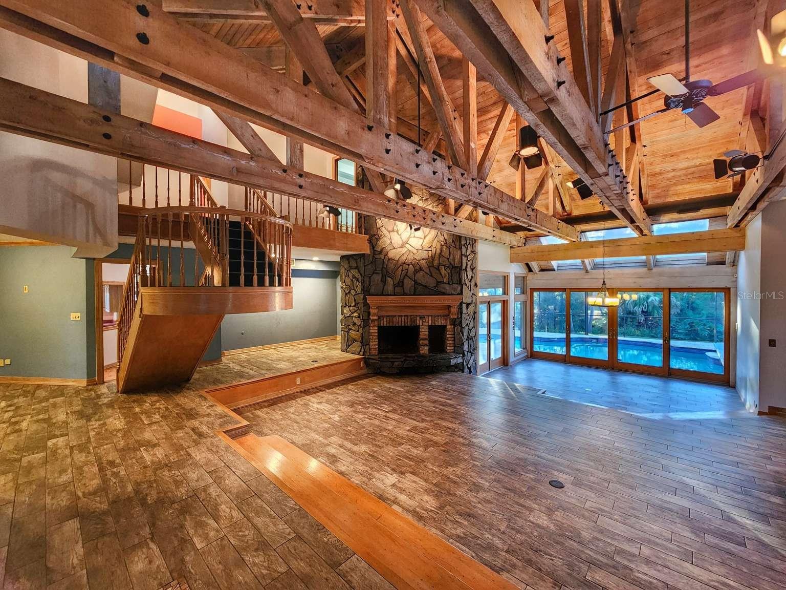 Listing photo id 16 for 3522 Shoreline Circle