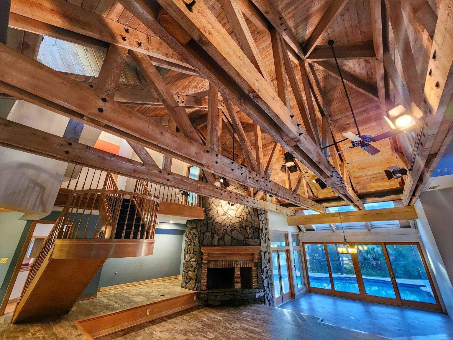 Listing photo id 17 for 3522 Shoreline Circle