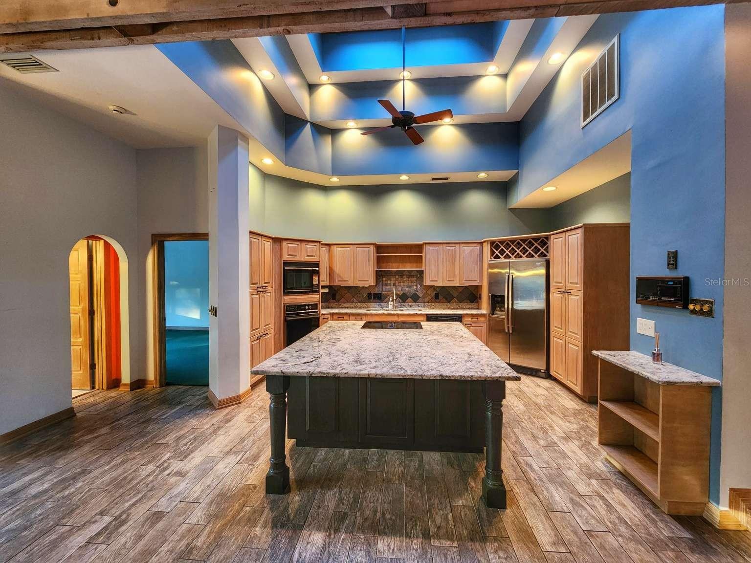 Listing photo id 22 for 3522 Shoreline Circle