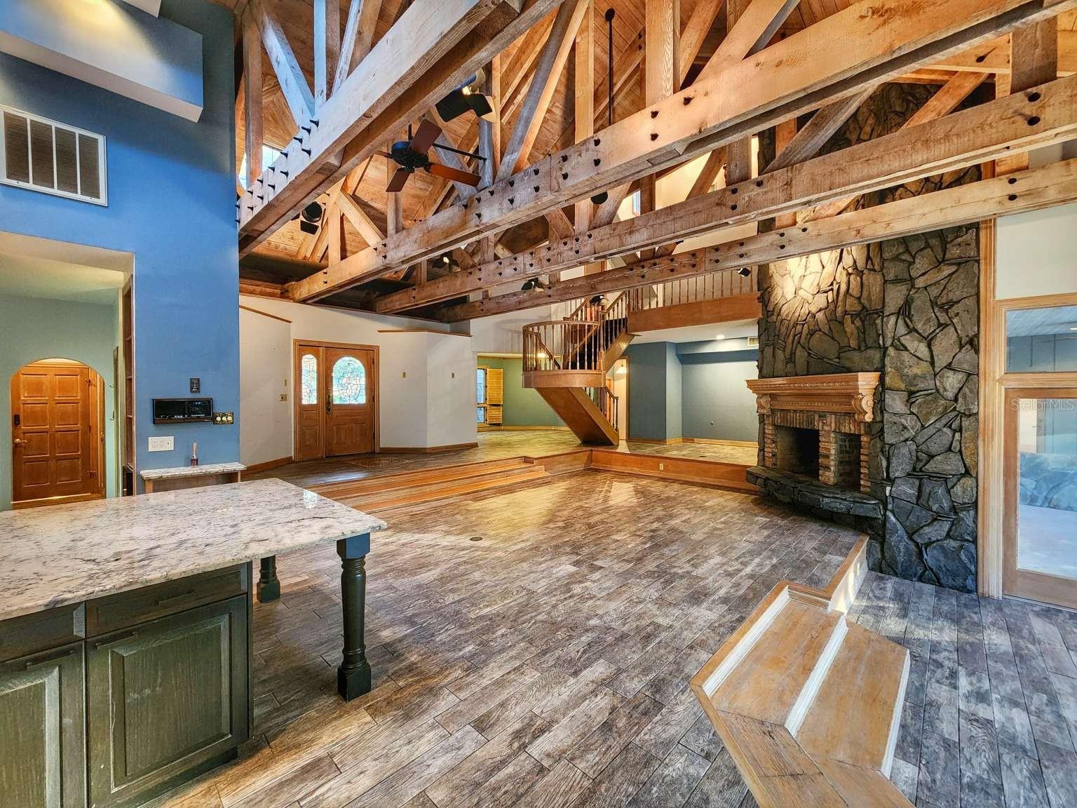 Listing photo id 27 for 3522 Shoreline Circle