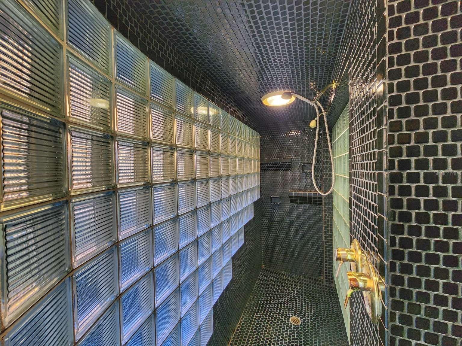 Listing photo id 30 for 3522 Shoreline Circle