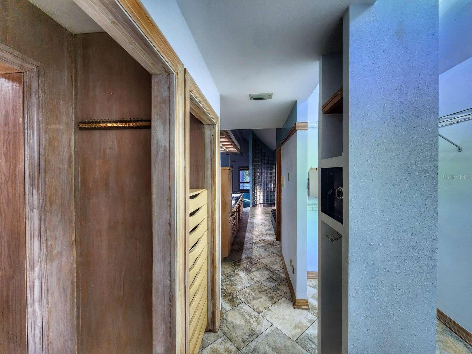 Listing photo id 33 for 3522 Shoreline Circle