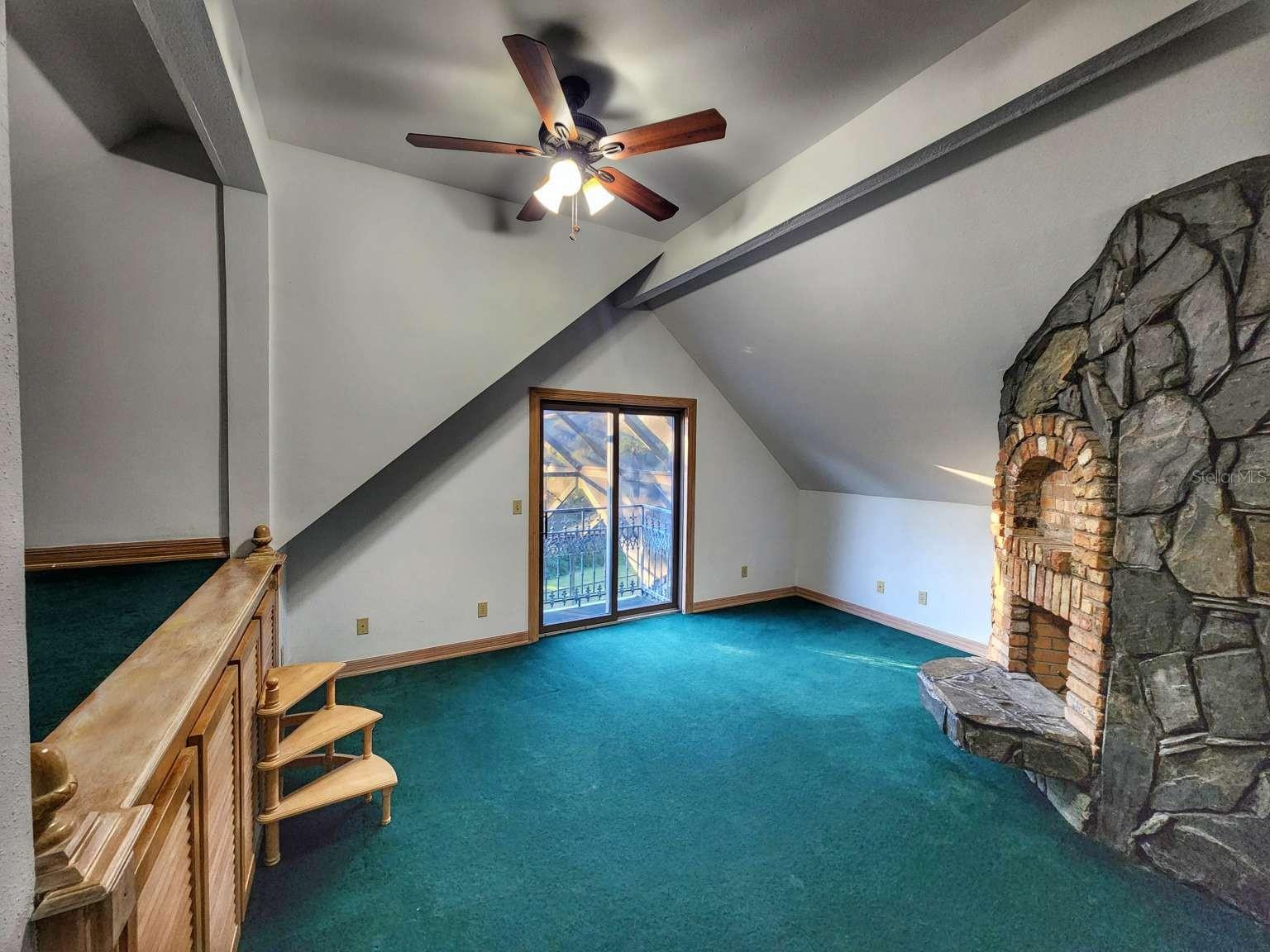 Listing photo id 41 for 3522 Shoreline Circle