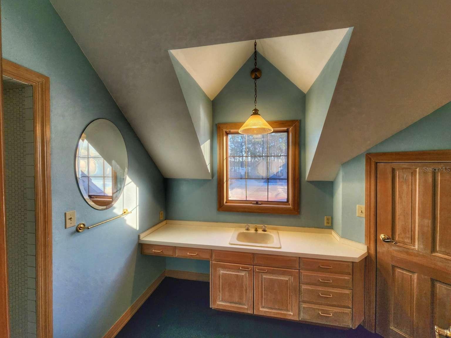 Listing photo id 45 for 3522 Shoreline Circle