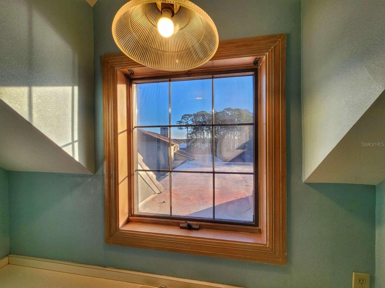 Listing photo id 47 for 3522 Shoreline Circle