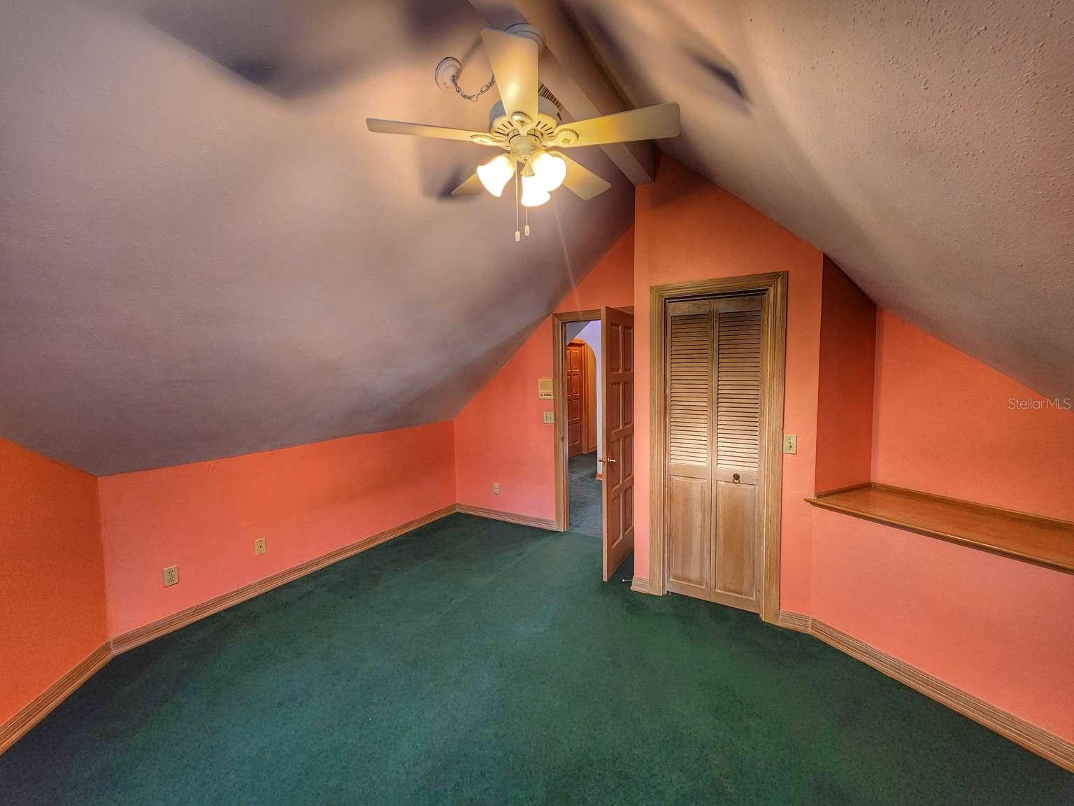 Listing photo id 49 for 3522 Shoreline Circle