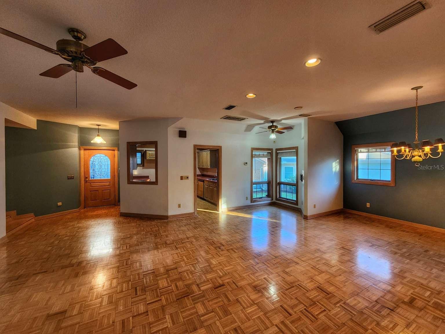 Listing photo id 53 for 3522 Shoreline Circle