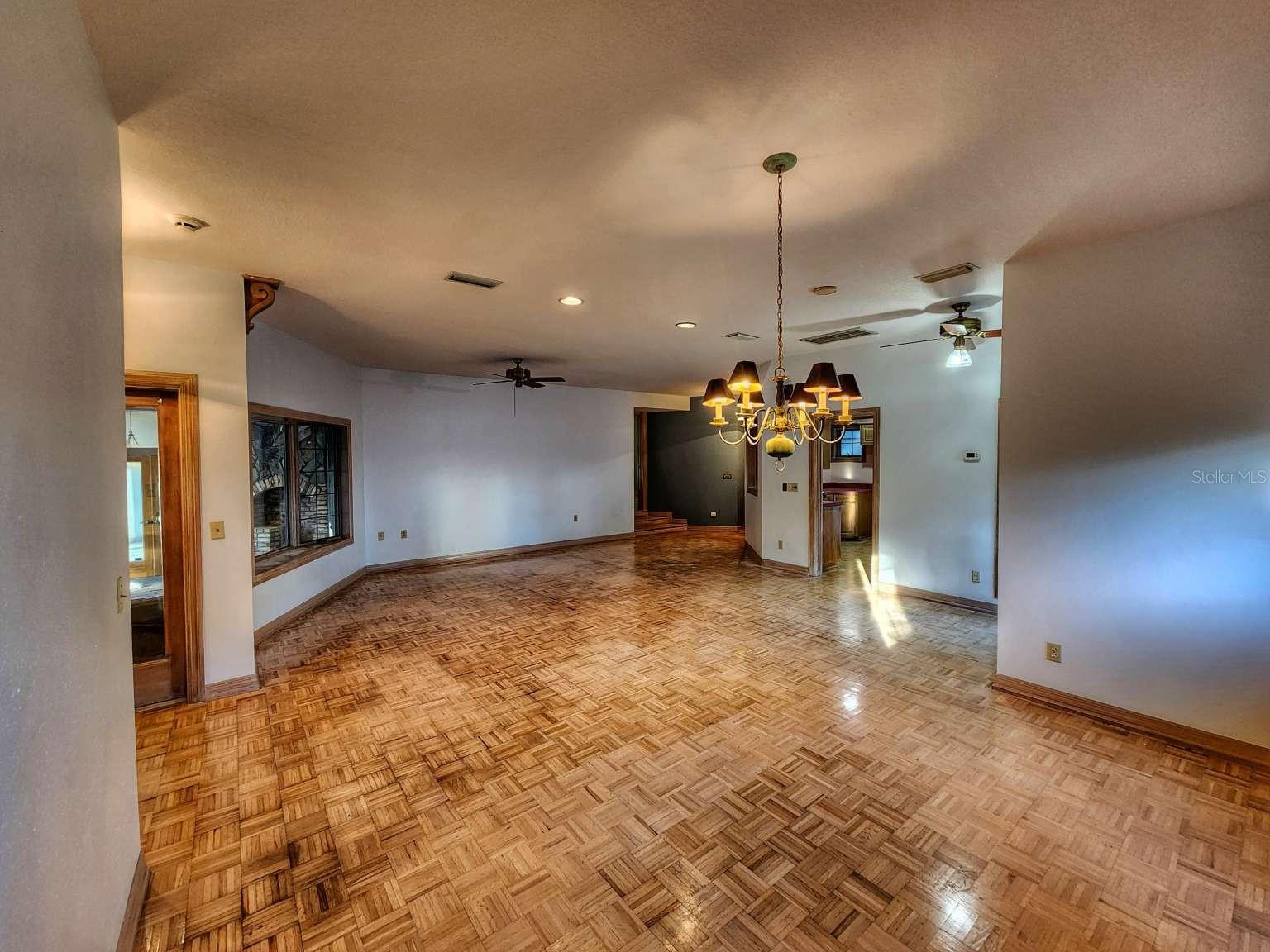 Listing photo id 54 for 3522 Shoreline Circle