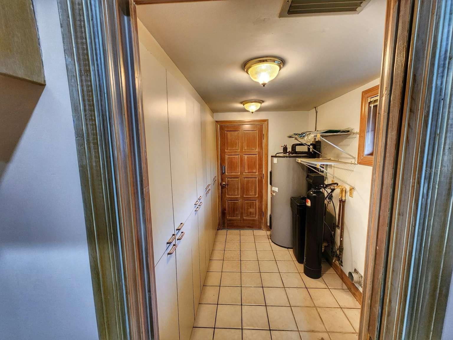 Listing photo id 56 for 3522 Shoreline Circle