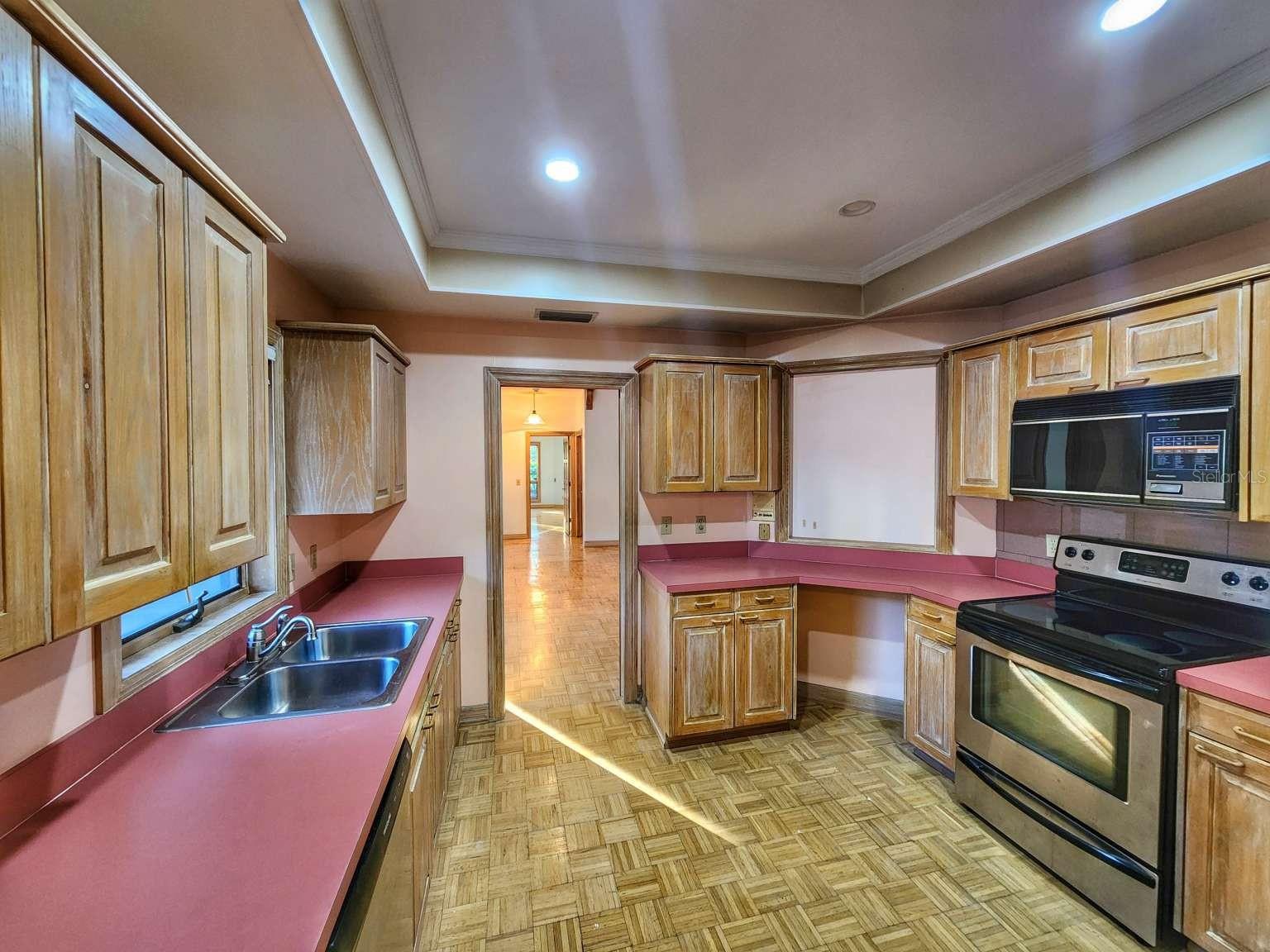 Listing photo id 57 for 3522 Shoreline Circle