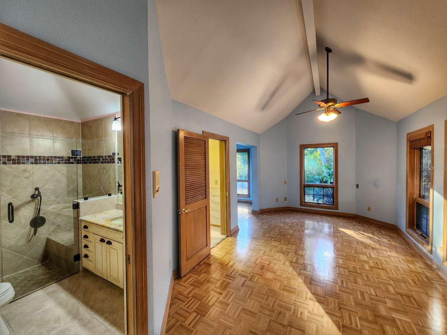 Listing photo id 58 for 3522 Shoreline Circle