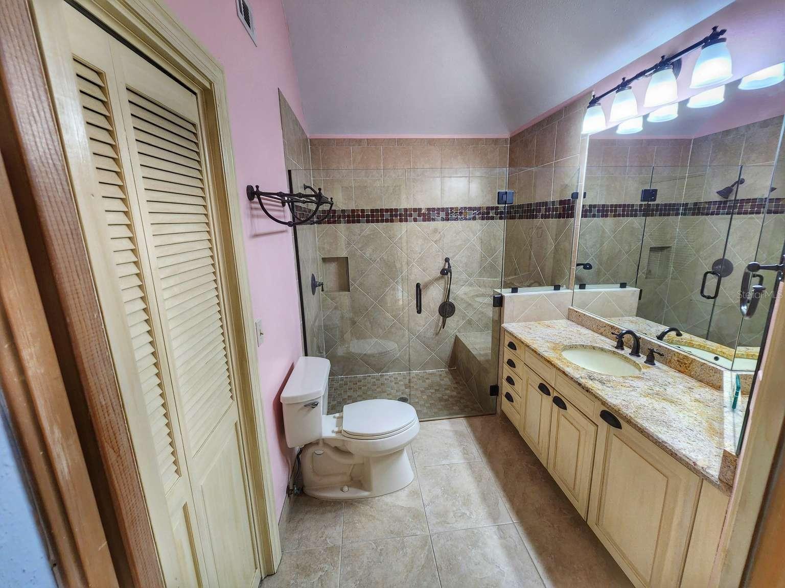 Listing photo id 59 for 3522 Shoreline Circle