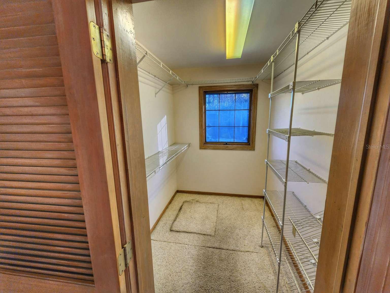 Listing photo id 60 for 3522 Shoreline Circle