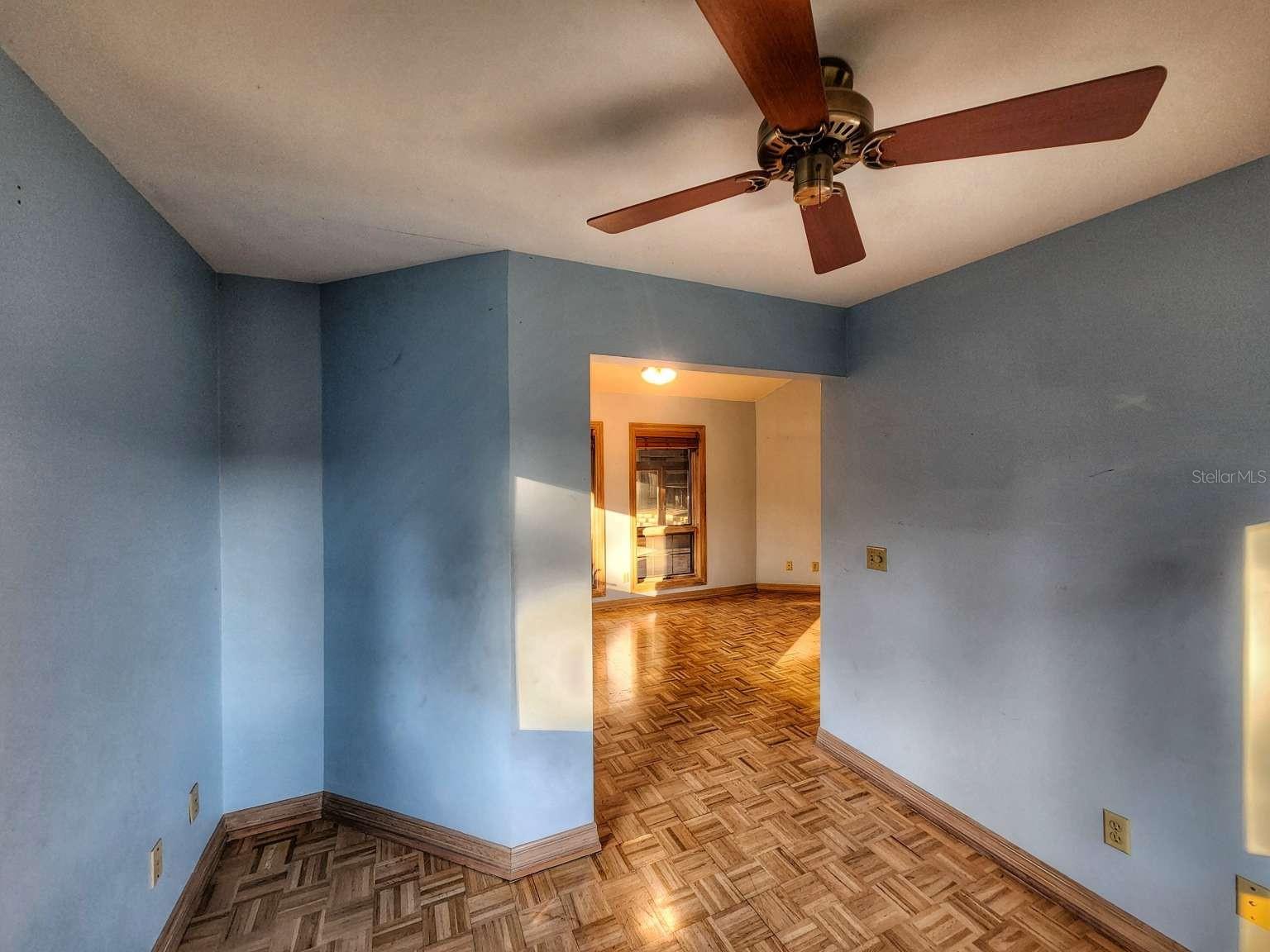 Listing photo id 61 for 3522 Shoreline Circle