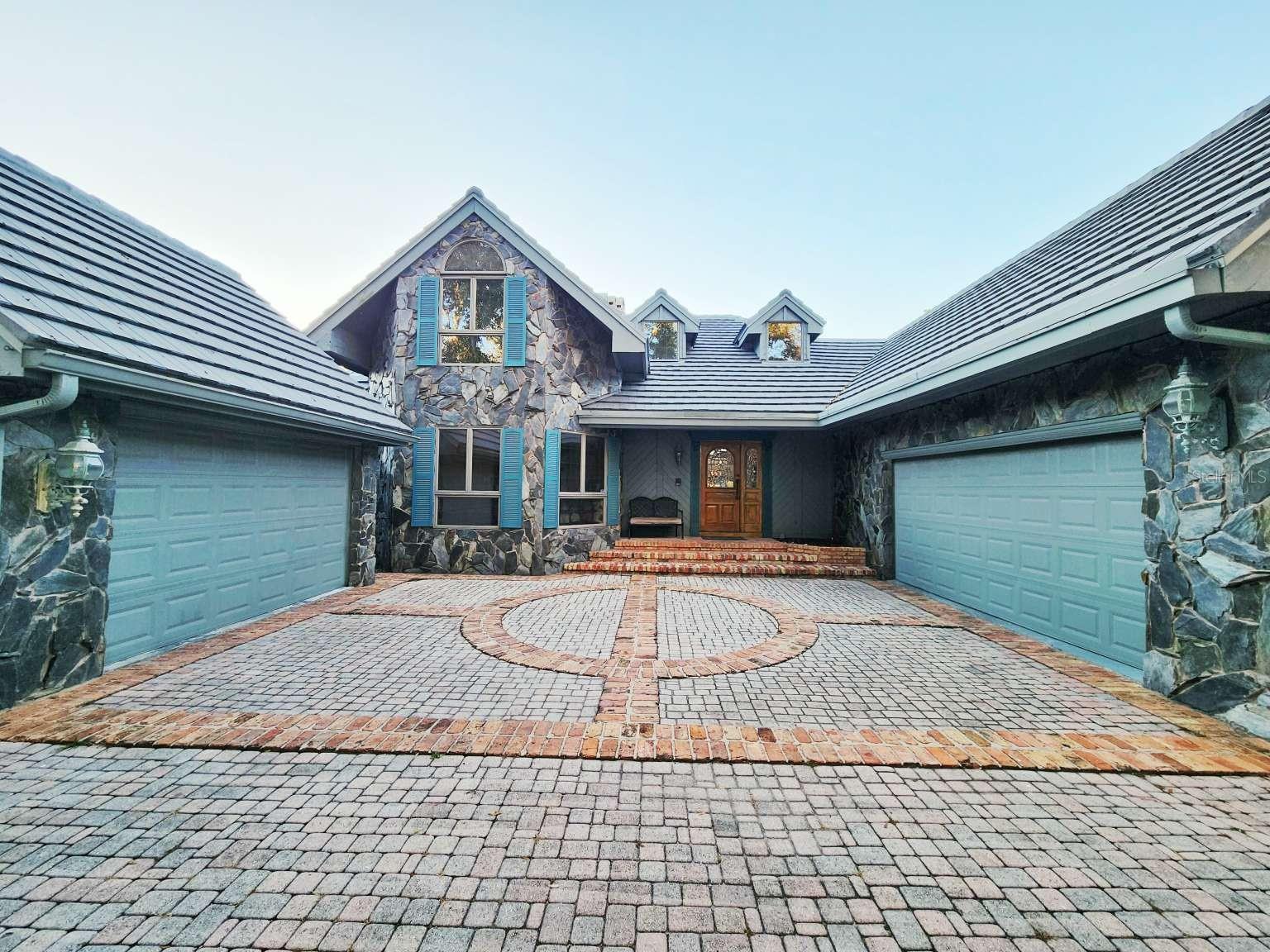 Listing photo id 6 for 3522 Shoreline Circle