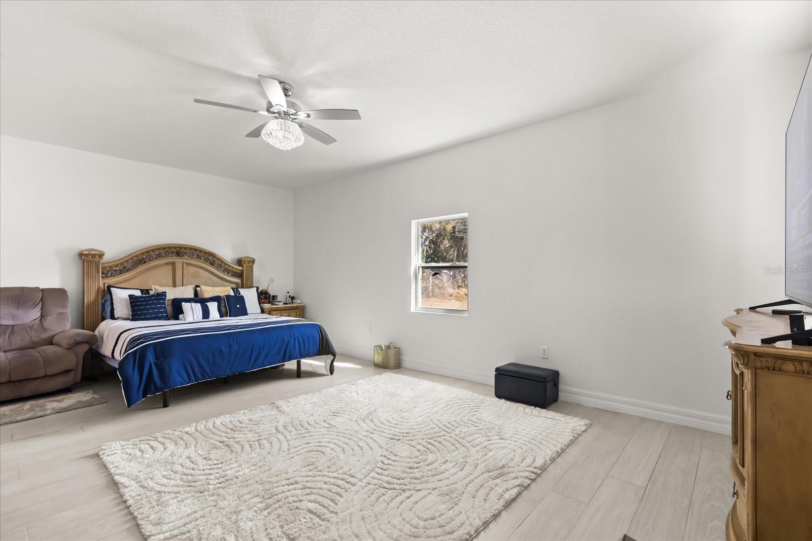 Image 11 of 26 For 812 Chastain Road