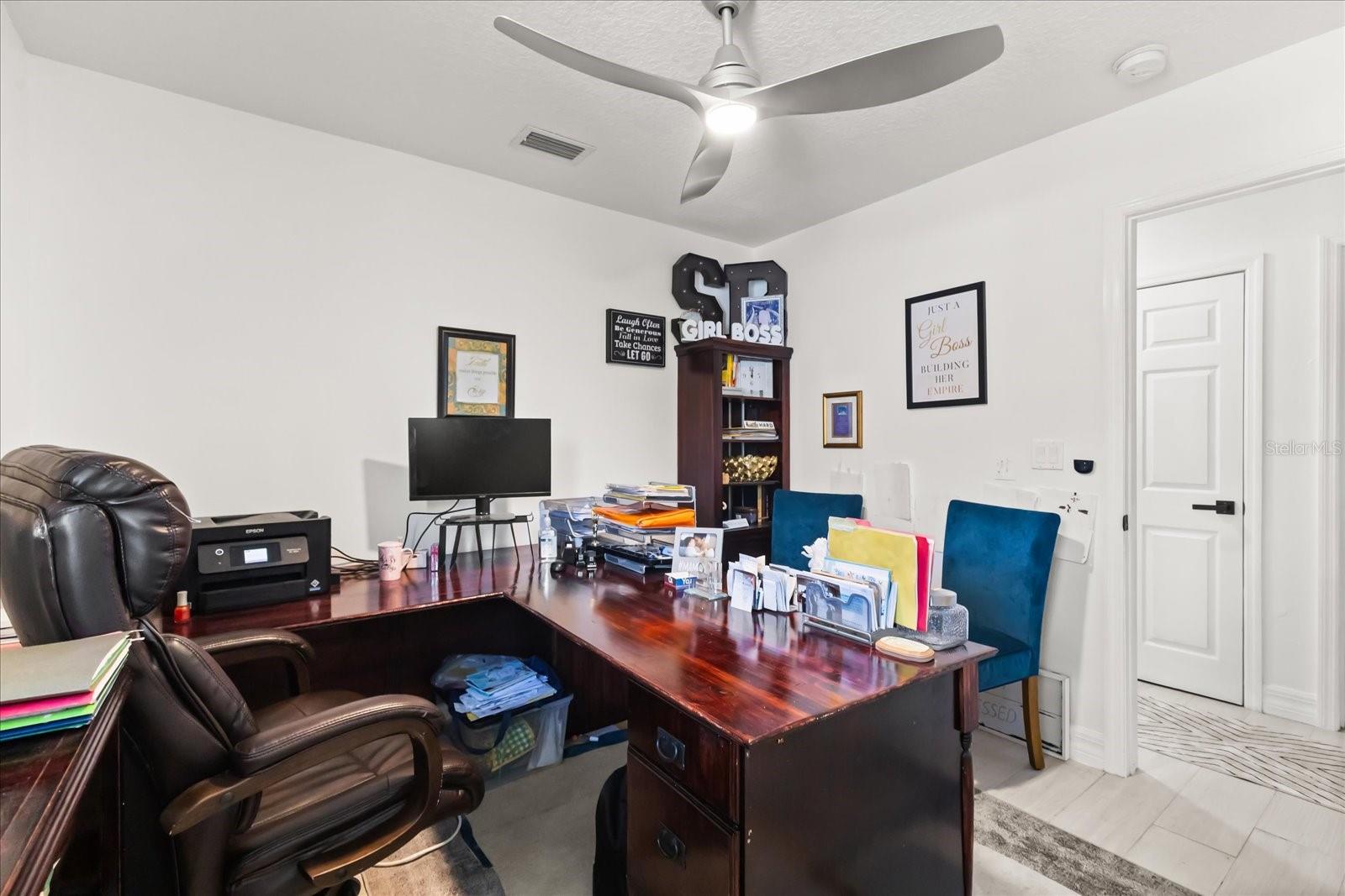 Image 19 of 26 For 812 Chastain Road