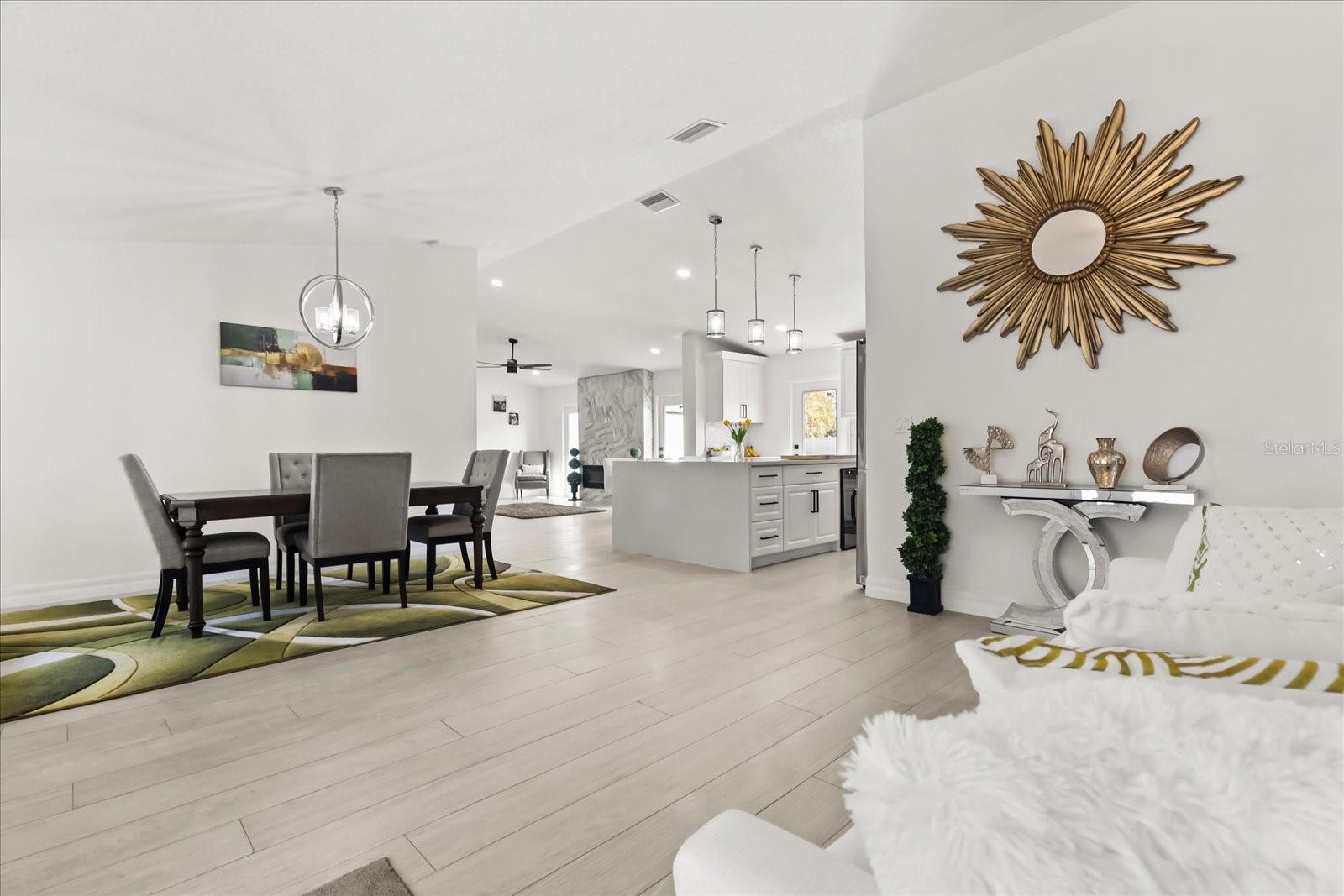 Image 3 of 26 For 812 Chastain Road