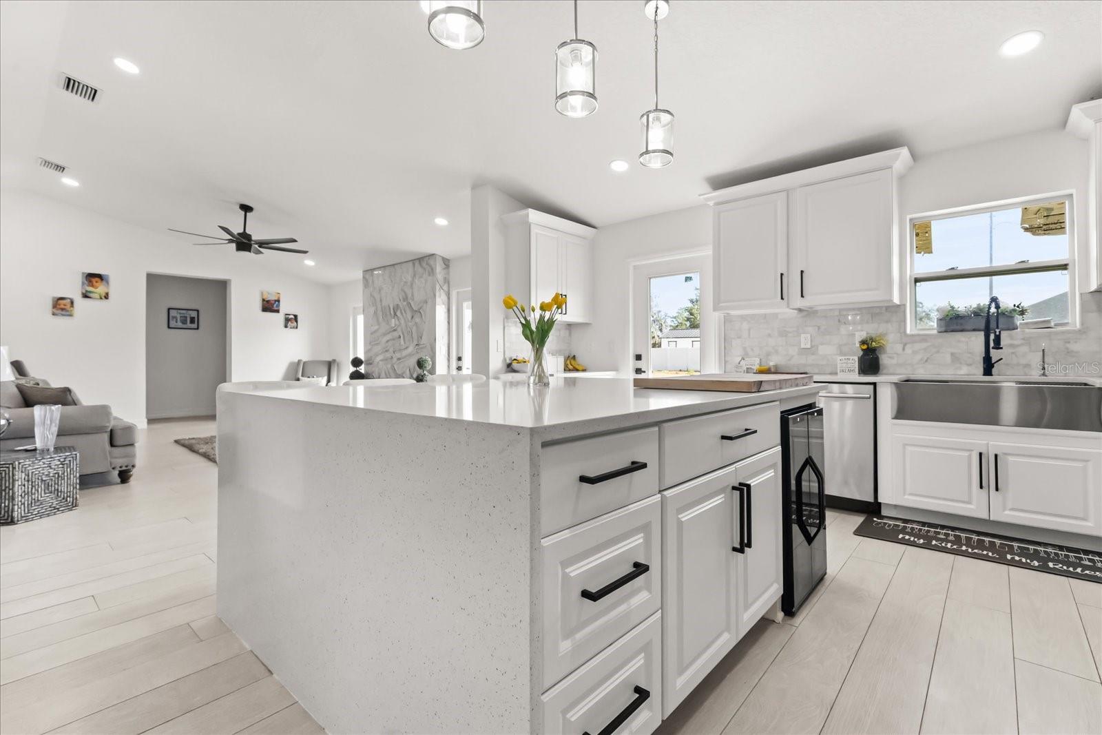 Image 4 of 26 For 812 Chastain Road