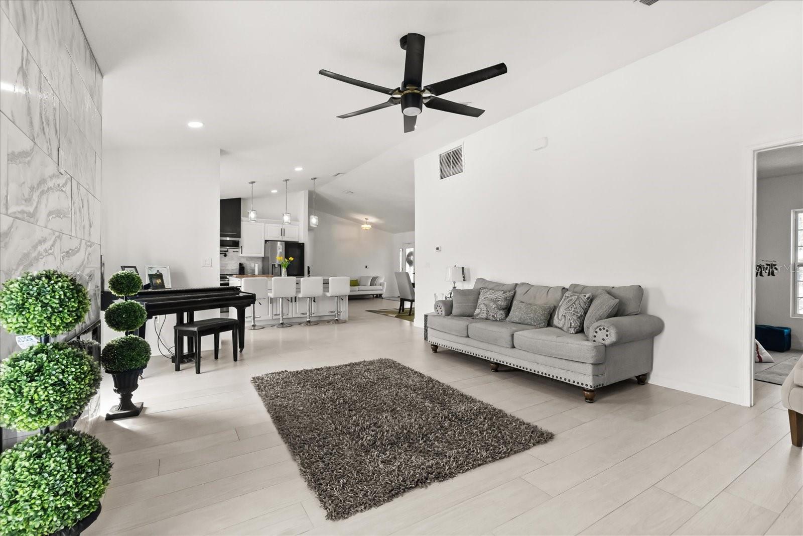 Image 9 of 26 For 812 Chastain Road