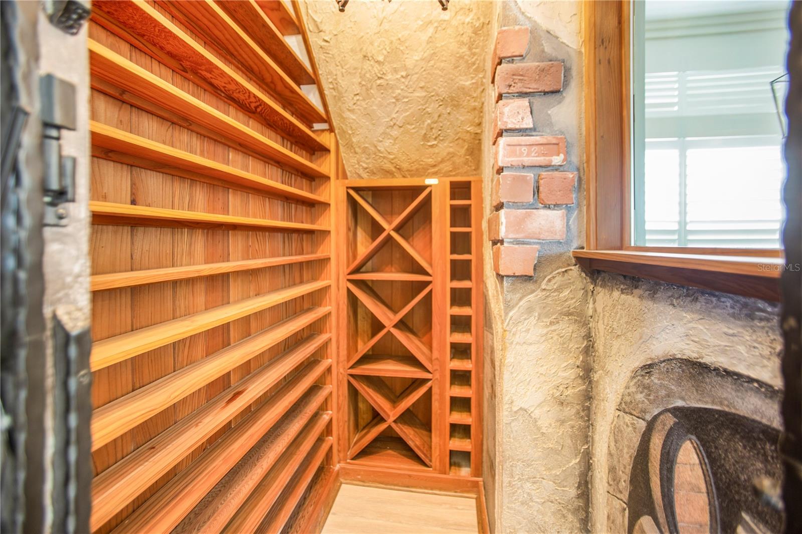 Image 17 of 97 For 7394 Kindal Point