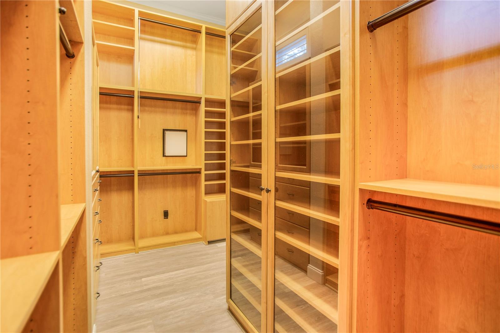 Image 35 of 97 For 7394 Kindal Point