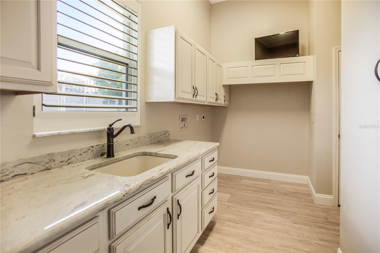 Image 59 of 97 For 7394 Kindal Point