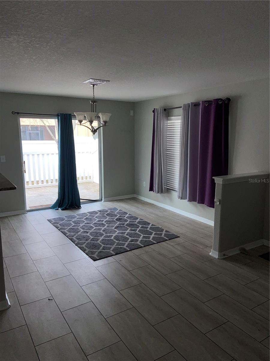 Image 13 of 19 For 9798 Trumpet Vine Loop