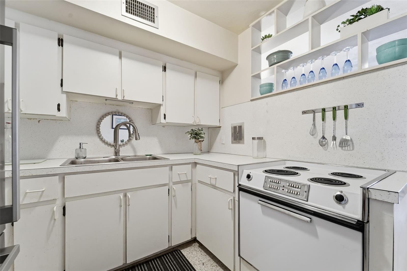 Image 7 of 30 For 4144 56th Street N 710