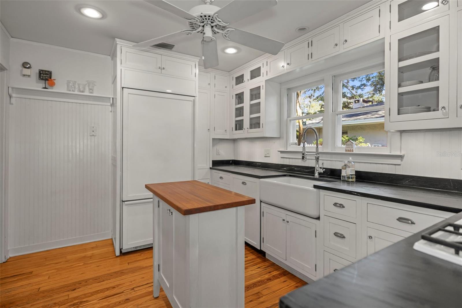 Image 11 of 72 For 637 Scotland Street