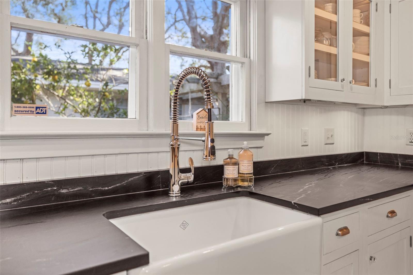 Image 13 of 72 For 637 Scotland Street