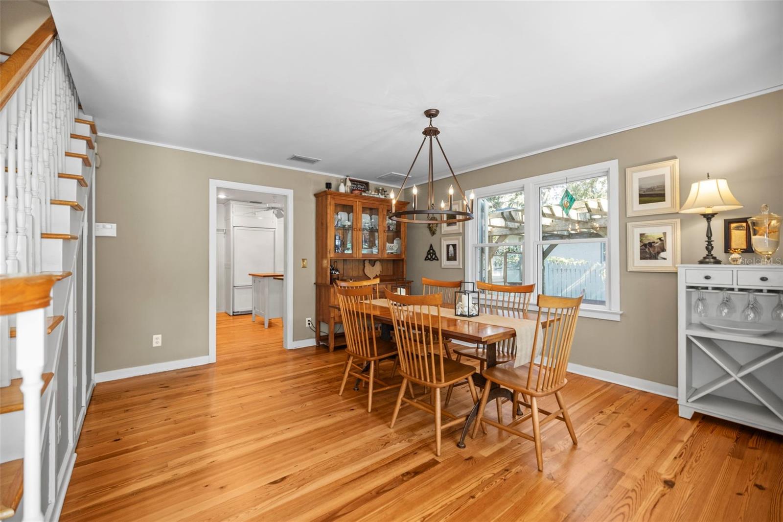 Image 14 of 72 For 637 Scotland Street