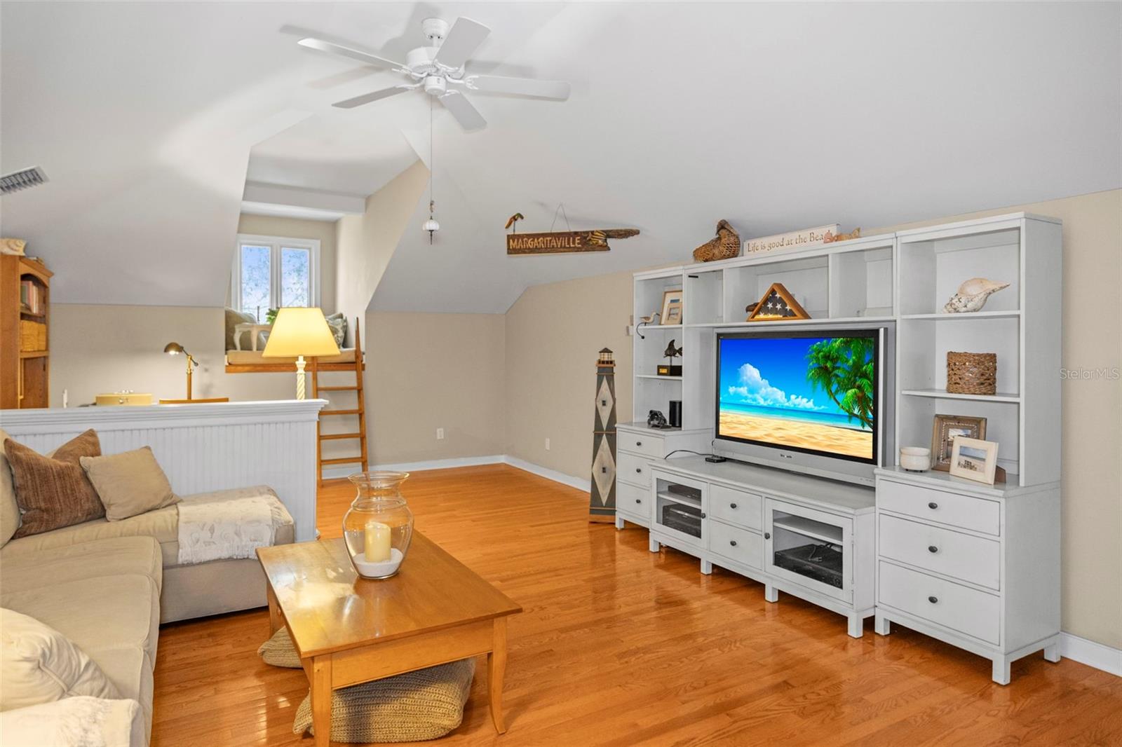 Image 18 of 72 For 637 Scotland Street