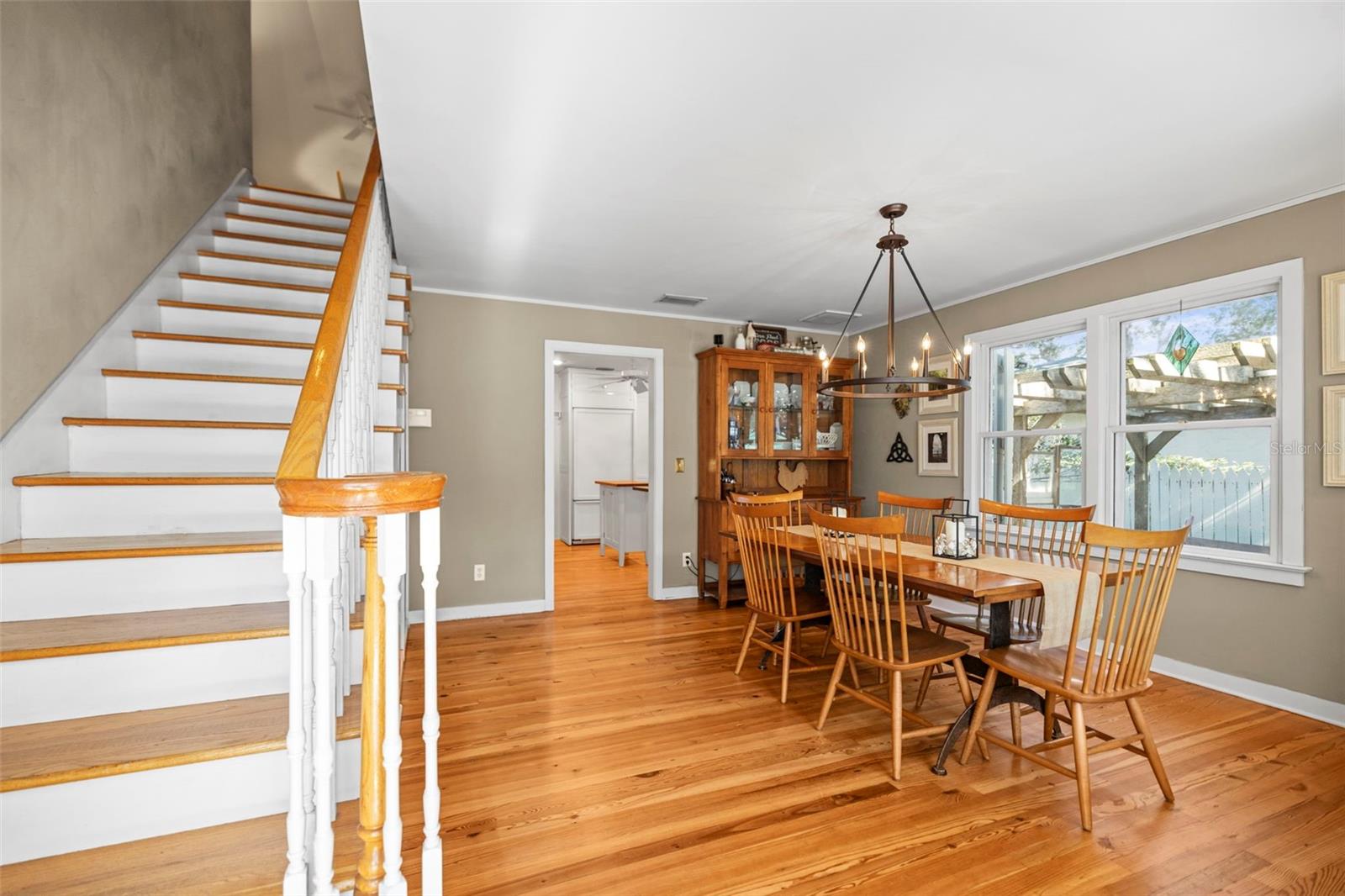 Image 32 of 72 For 637 Scotland Street