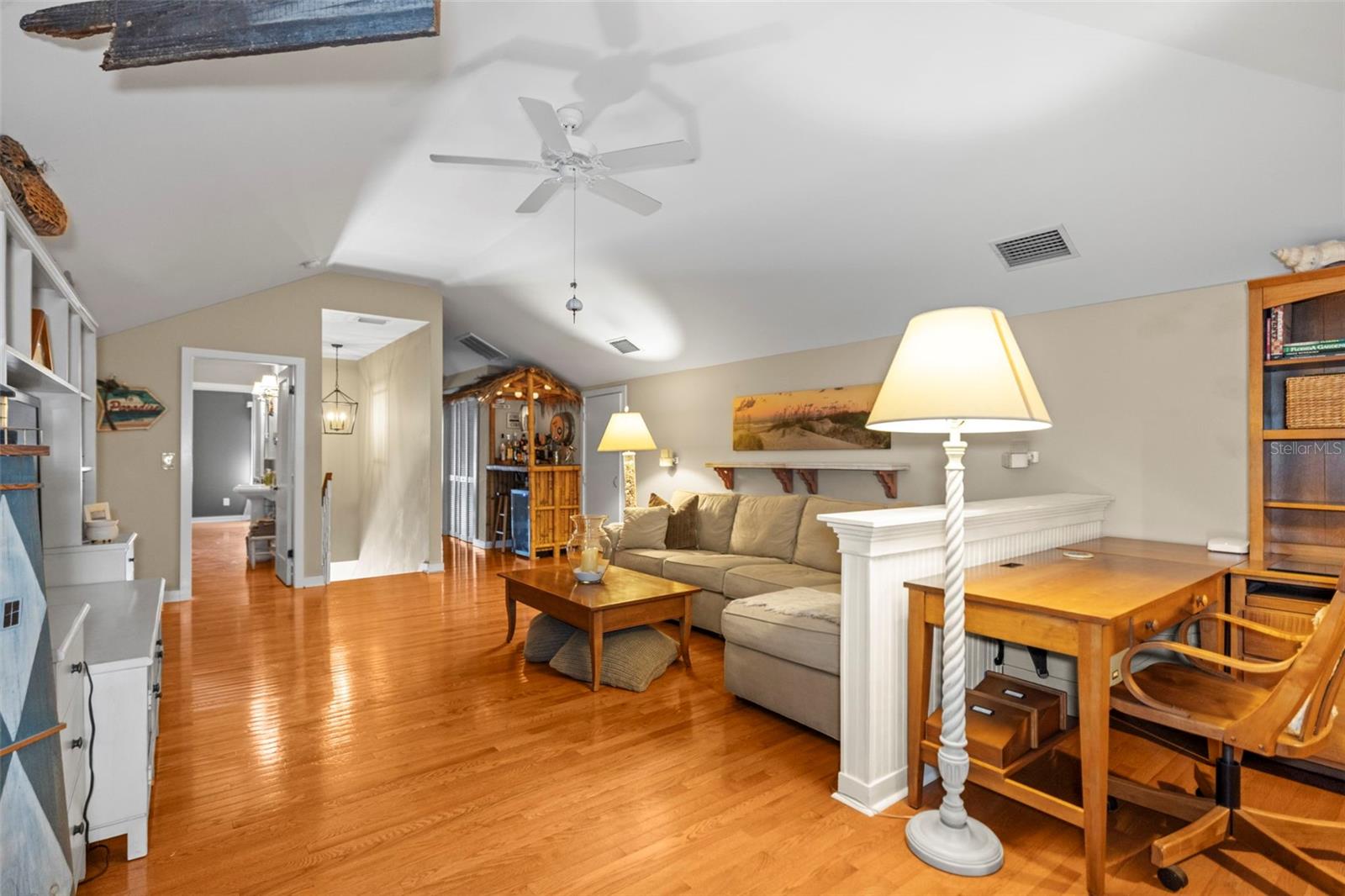 Image 34 of 72 For 637 Scotland Street