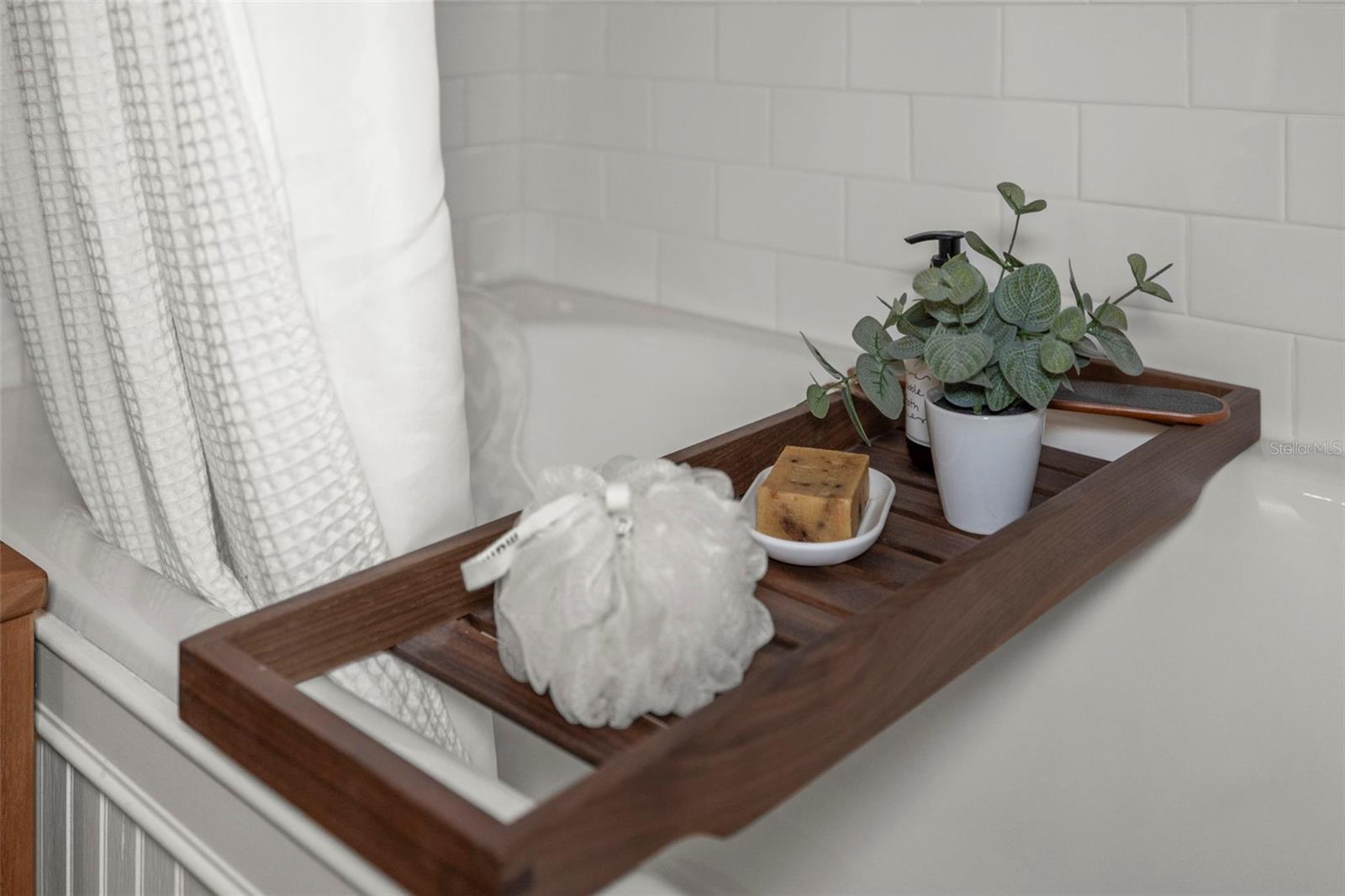 Image 38 of 72 For 637 Scotland Street